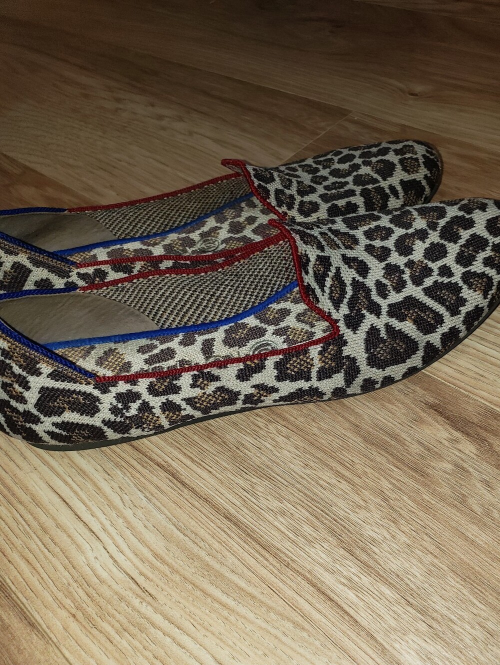 Rothys Mocha Spot Leopard Slip On Loafer Flat Red/blue Trim Likenew Condition 10 - Picture 8 of 8